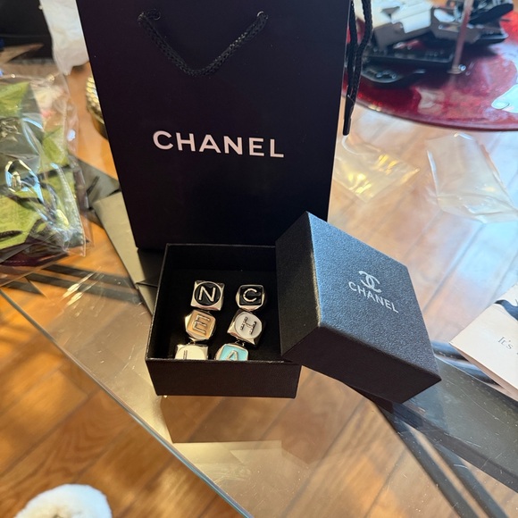 Gold and White Cufflinks Set - Picture 7 of 8